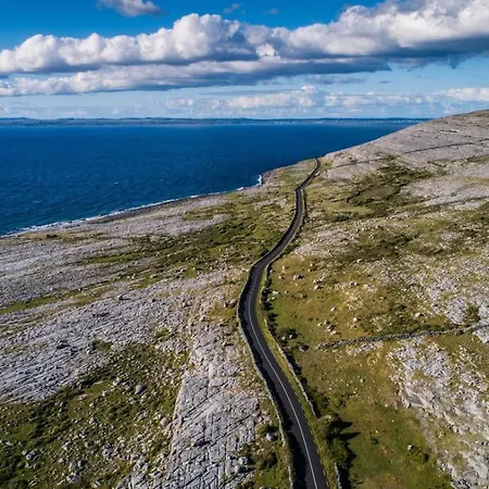 Centrally Located 3 Bedroom Holiday home *