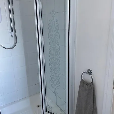 Centrally Located 3 Bedroom 別荘 *